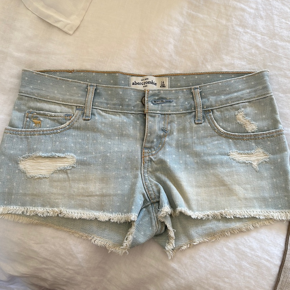 Adorable polka dot ripped shorts